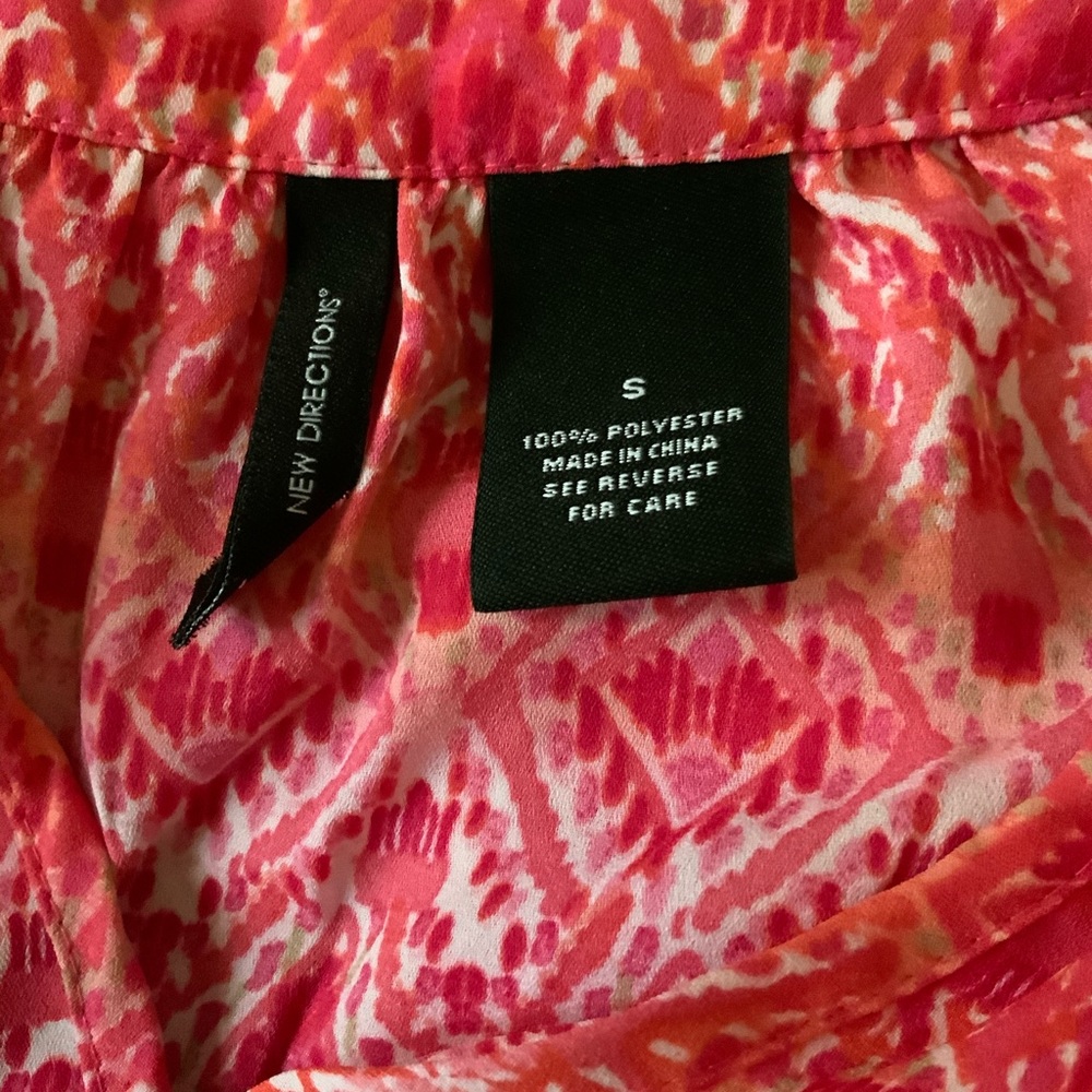 Beautiful Pinks & Reds Patterned Top - Picture 4 of 6
